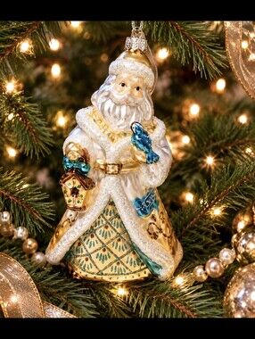 2016 Winter Santa Blown Glass Hallmark Heritage Collection